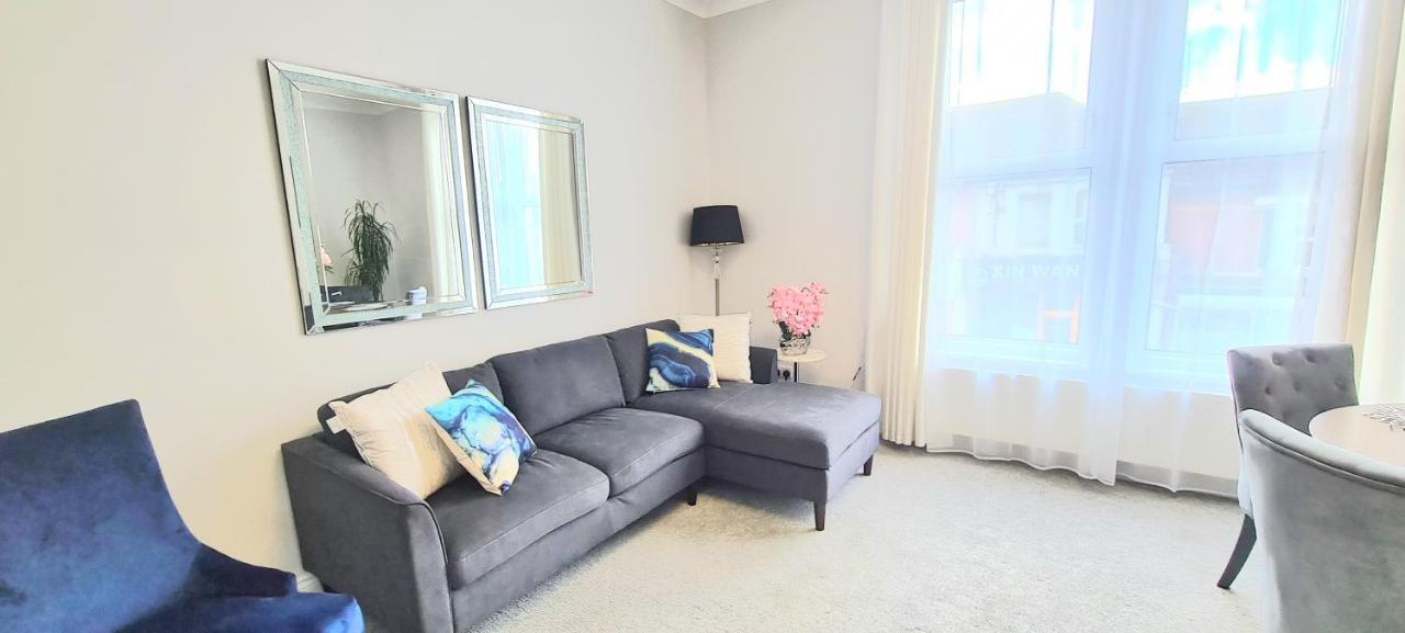 Spacious 3 Bed Flat Near The Sea With Parking Борнмут Экстерьер фото